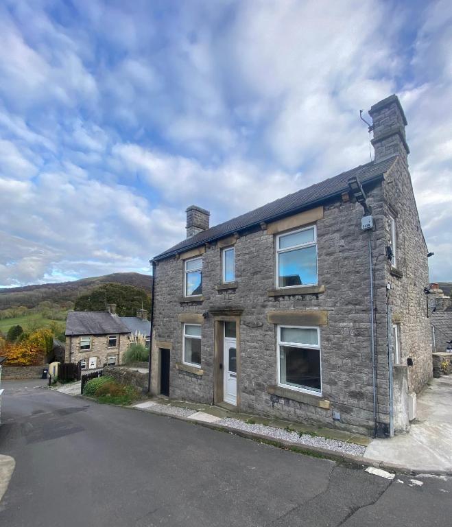 Northcliffe - Stylish Stone Cottage - Spa Bath - Peak Views - B&B Bradwell