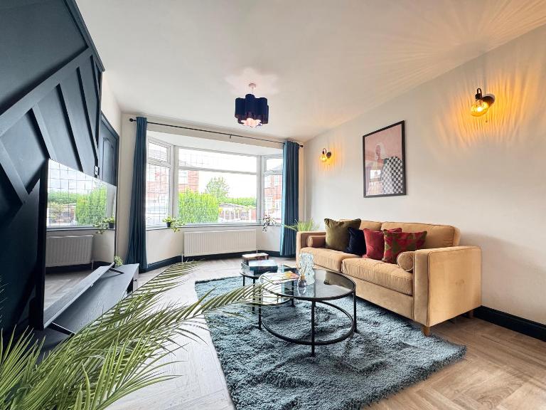 Family & Pet-Friendly 5pp, Parking, 20 min to City - B&B Manchester