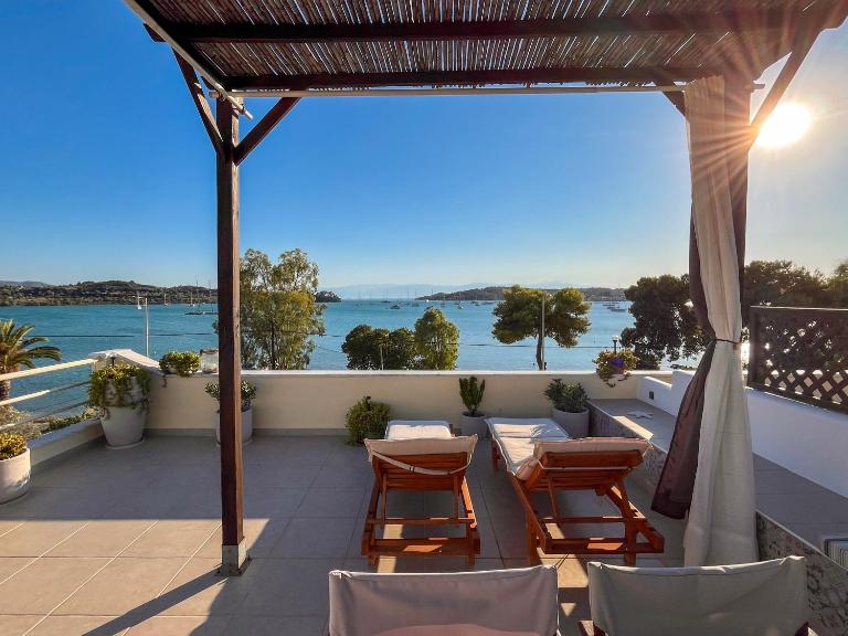 Sea Breeze - Home with a View - B&B Bouzaíika