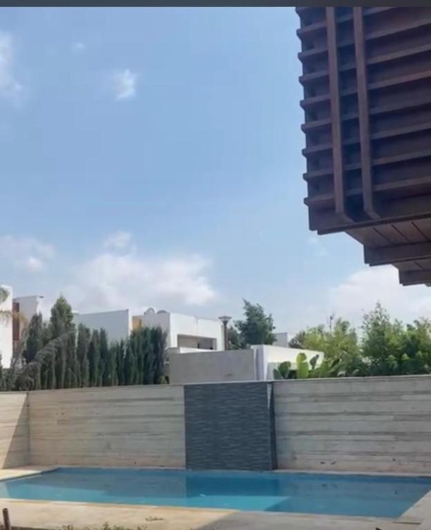 Villa de luxe CGI avec piscine - Chambres d'hôtes Bouskoura