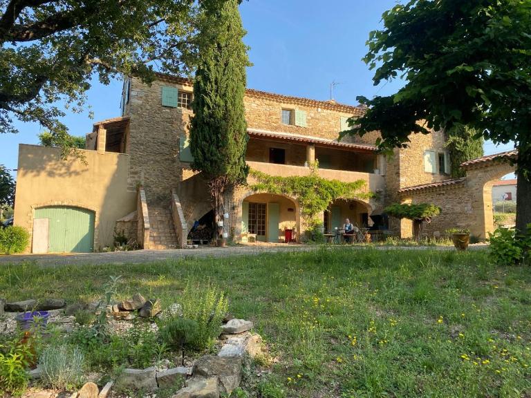 Cévennes farmhouse with pool - B&B Monteils