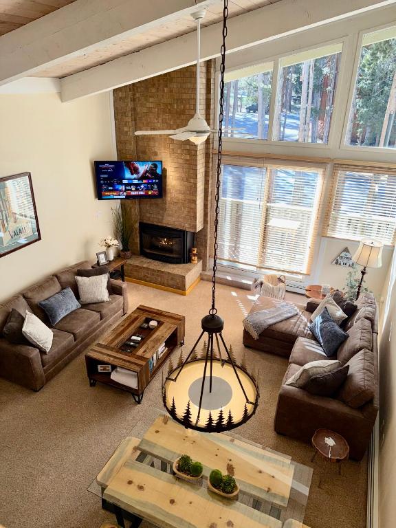 Spacious Updated Townhome Easy Walk to Town and Lift - B&B Breckenridge