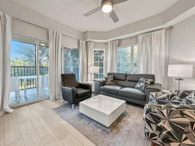 Family-Friendly 3-Bedroom Condo for 6 and 5 min to Disney - B&B Orlando