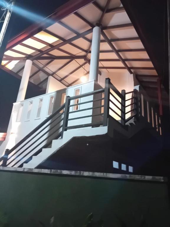N C Villa - Bed and Breakfast Hikkaduwa