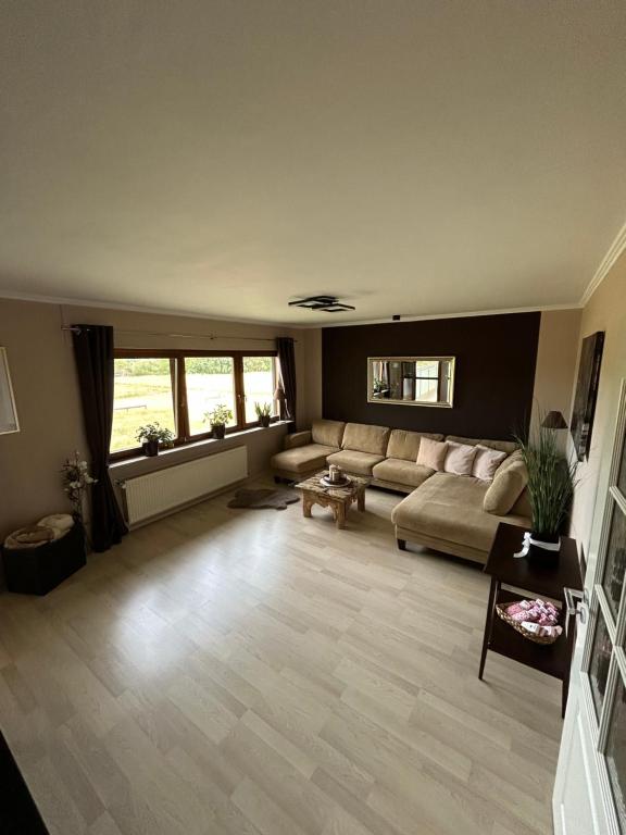 Stilvolle Wohnung im Zweifamilienhaus mit Feldrandlage und zentraler Lage - Bed and Breakfast Rodenbach