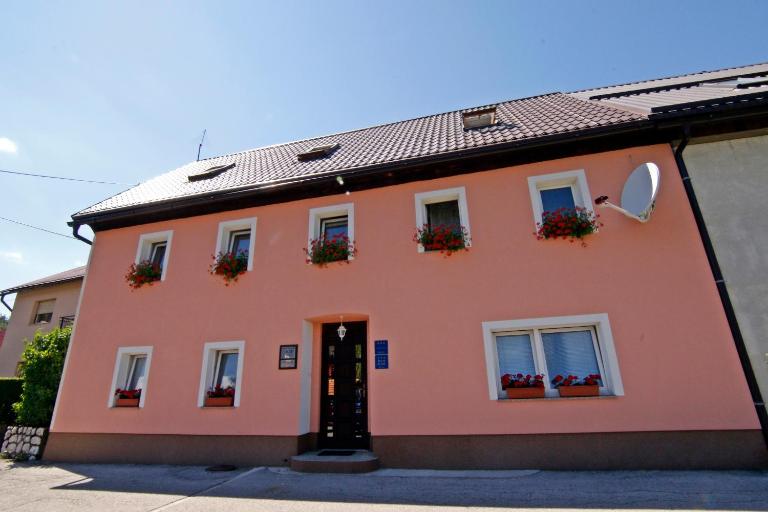 Apartment house Lalita - Bed and Breakfast Fužine