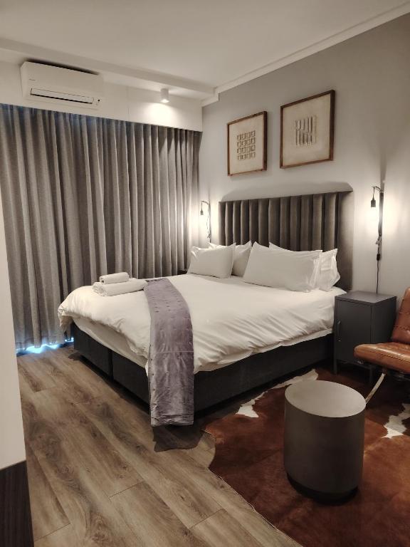 Menlyn Maine Trilogy Apartment 914A - Ferienwohnung Pretoria