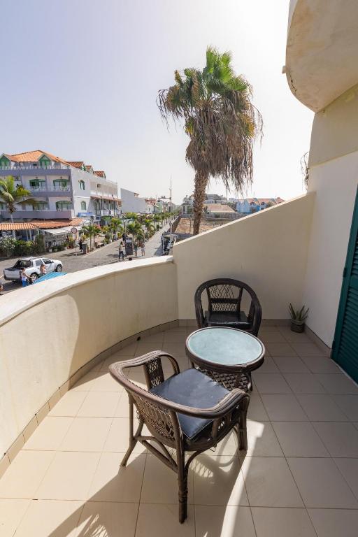 Varanda na Rua Pedonal, AC, 2min da Praia - Bed and Breakfast Santa Maria