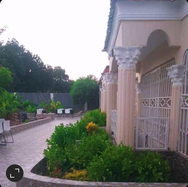 Lake Front Apartment - B&B Janjanbureh