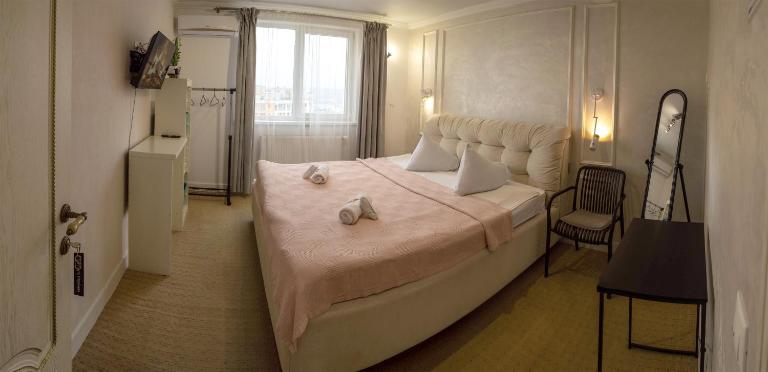 Двухместная комната общая ванная, Double Room Shared Bathroom - B&B Chișinău