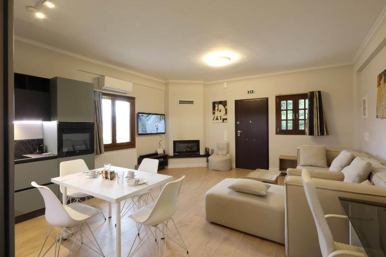 Avlos Luxury Home-NEW! 5 Min to Ctr - Ferienwohnung Ioannina