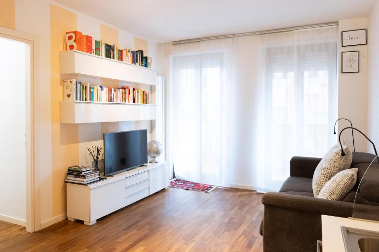 Ampio e accogliente Bilocale in zona Bicocca - Chambres d'hôtes Milan