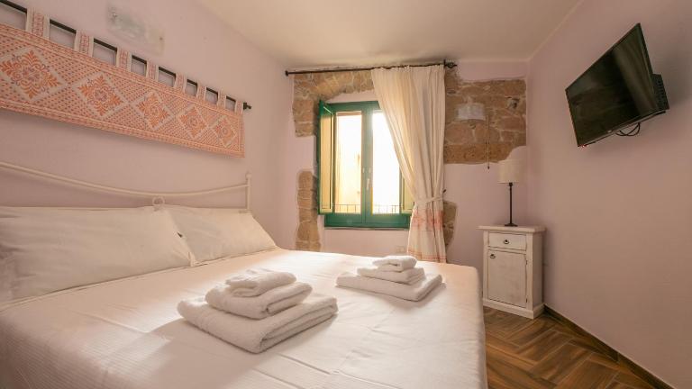 Sardinian Gallery Fonte - Ferienwohnung Bosa