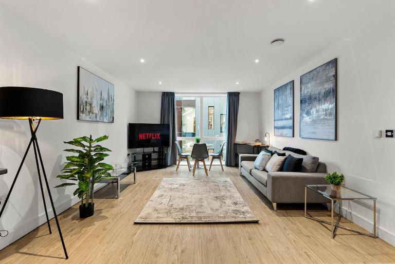 Central Leicester Serviced Apartment, Sleeps 6 - B&B Leicester