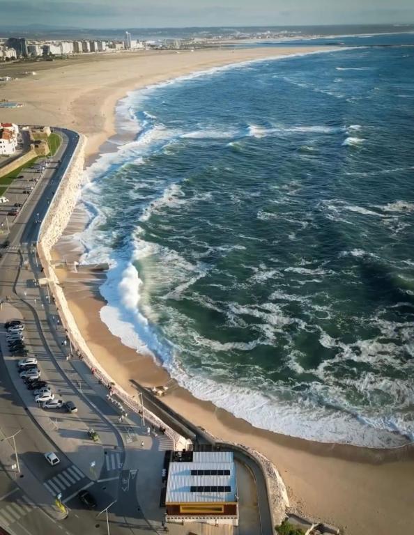 Family & Pet Friendly Beach Stay & Fast Wi-Fi - Chambres d'hôtes Figueira da Foz