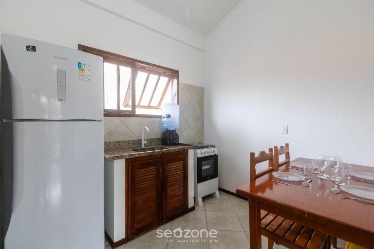 Aptos completos em cond. com piscina a 500m da Praia de Taperapuã - ENLs - B&B Porto Seguro
