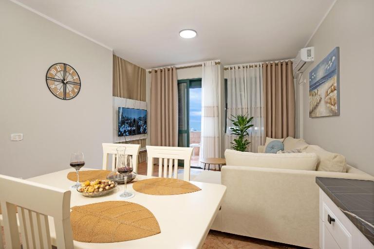 RANA Sea View Apartment - B&B Durrës