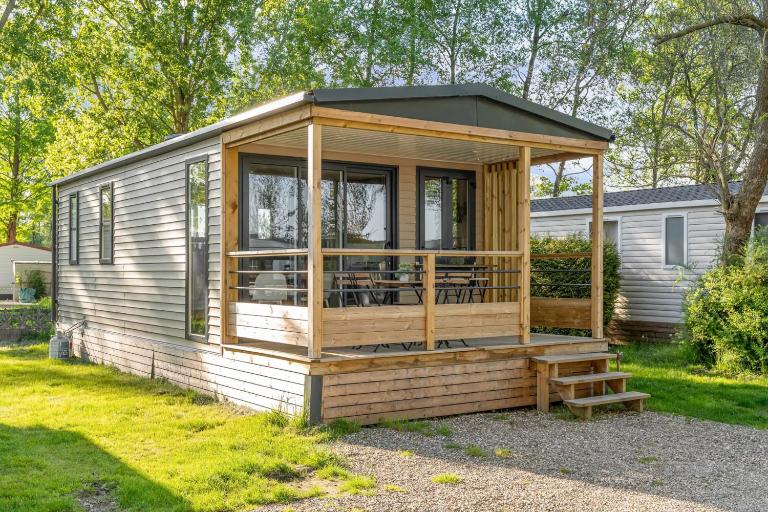 Camping Papillon Kinrooi - Vakantiehuis Premium 4P - Bed and Breakfast Kinrooi