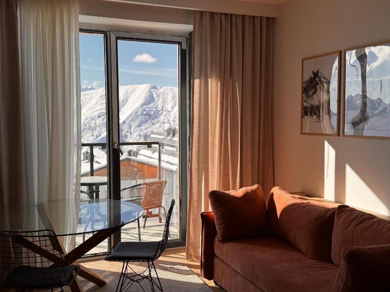 Ski Zoo Apartments, new gudauri - B&B Kumlistsikhe