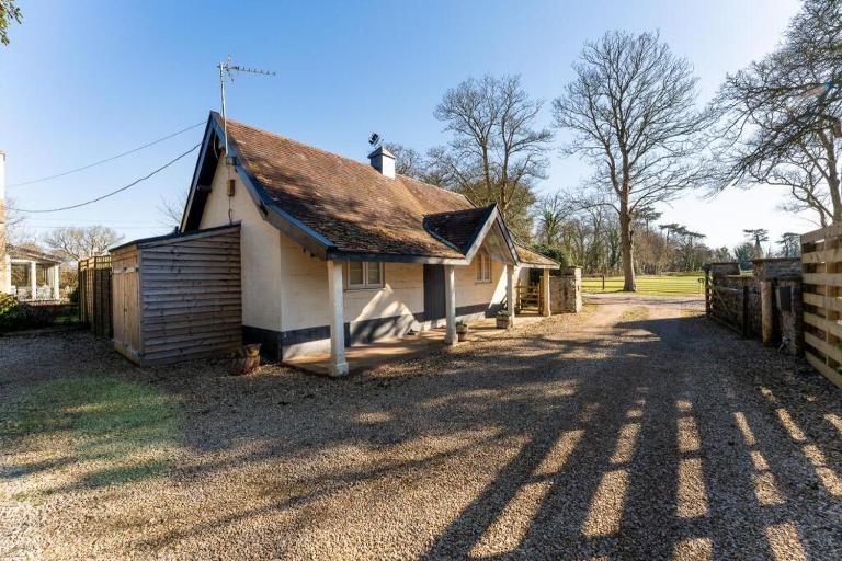 The Dairy cottage with garden and parking - B&B Olveston