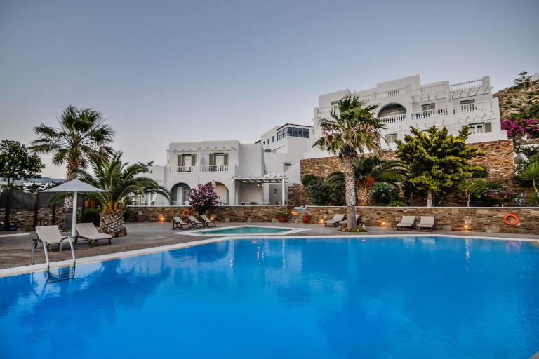 Olga - B&B Ios Chora