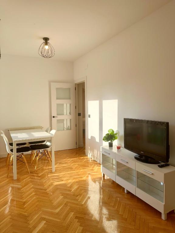 VUT Torreón de los Guzmanes - B&B Ávila