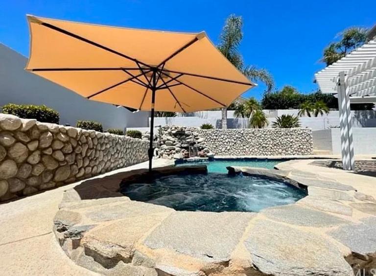 Luxury 4 Bedroom Home Pool Big Yard San Bernardino - B&B San Bernardino
