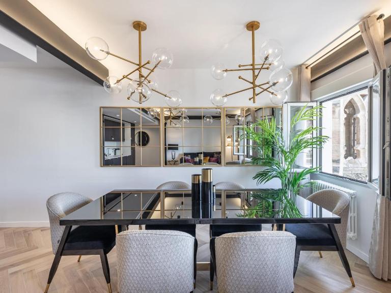 ChezmoiHomes Luxury Gran Via Penthouse Collection - B&B Granada
