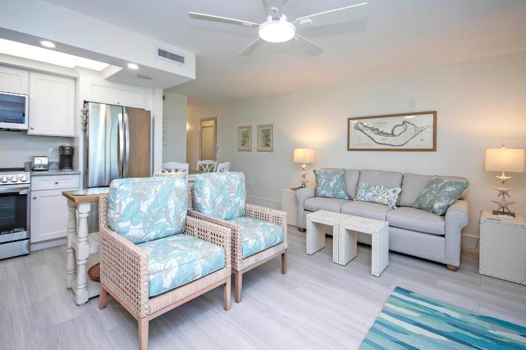 Serene condo steps from the beach Sanibel Island - Sandalfoot 1B2 - B&B Sanibel