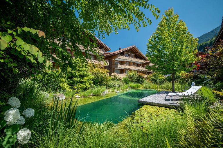 Chalet Apartments Iseltwald - B&B Iseltwald