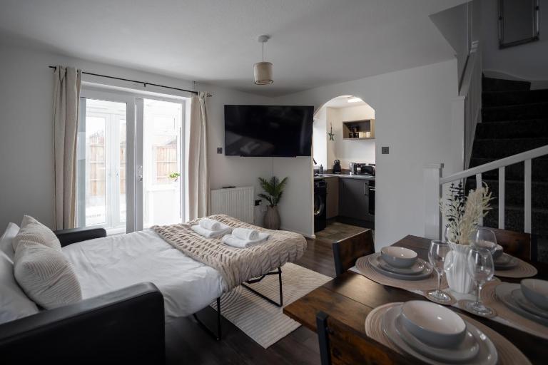 Comfortable Home Near Supermarket with Parking & Garden - Bed and Breakfast Hereford