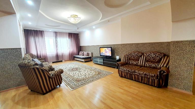 ЖК Северное Сияние Апартаменты с двумя спальнями - Ferienwohnung Astana