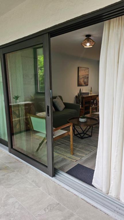 Beautiful Updates - Relaxing Views - Close to Pool - B&B Naples