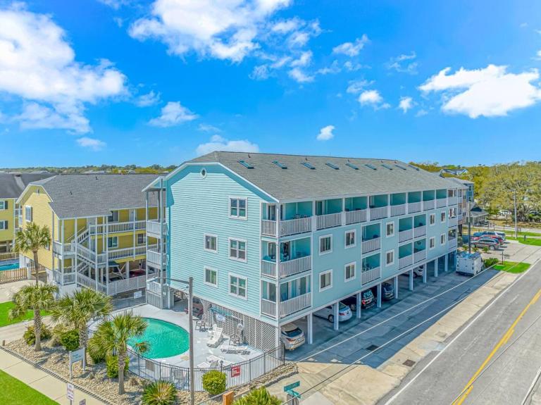 Coastal Retreat 2 Condos, One Amazing Stay! - B&B Myrtle Beach