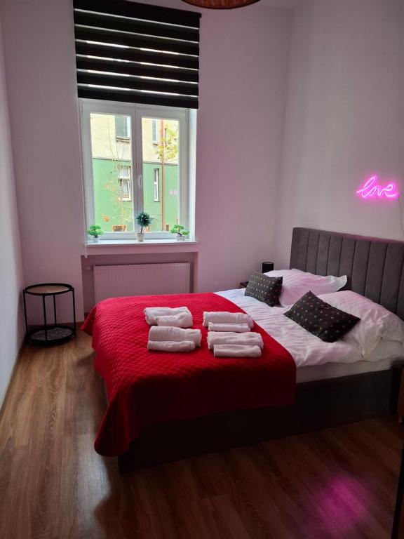 Apartament Love on 5 - Bed and Breakfast Legnica