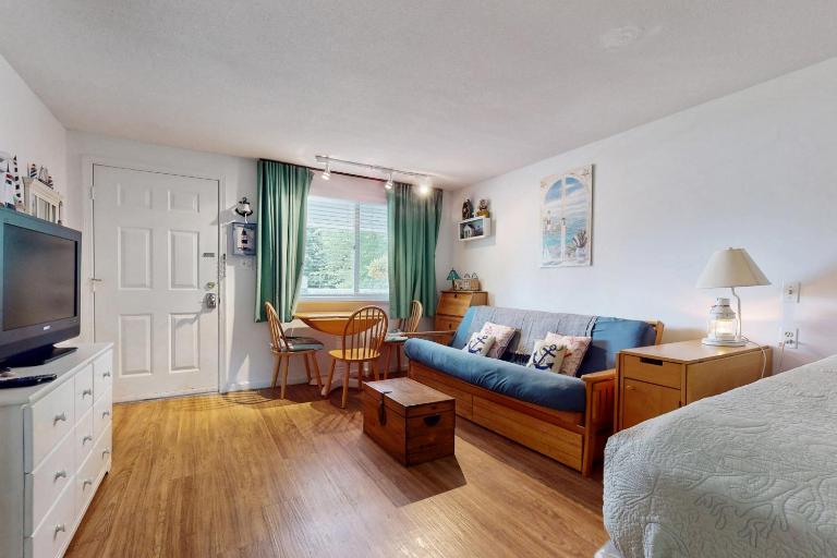 The Lighthouse Getaway -- Holiday House M19 - B&B Wells