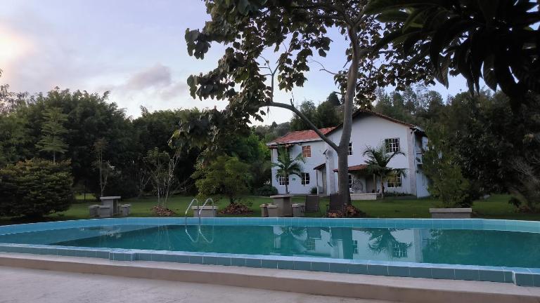 CASA HOTEL FIBA MAGUEZA - B&B Guarne