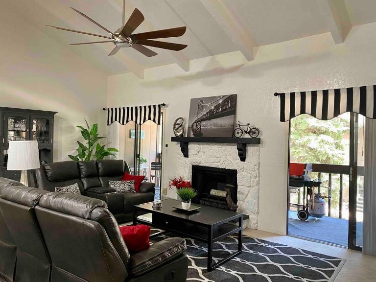 Snuggle up in our Cushy condo in Pinetop - B&B Indian Pine