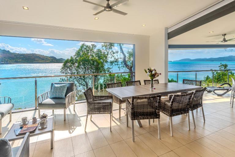 Edge 2 - Oceanfront Luxurious and Spacious 4 Bedroom Split Level Apartment with buggy and valet service - Chambres d'hôtes Hamilton Island