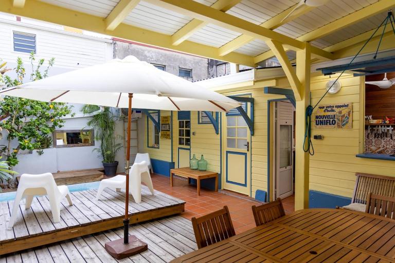 La Maison Jaune - Swimming pool & beach access 50 m away - B&B Saint-Pierre