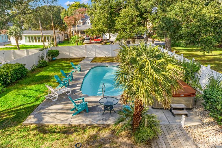 Runaway Bay - 3rd Row - Beach House - Crescent Beach - B&B Myrtle Beach