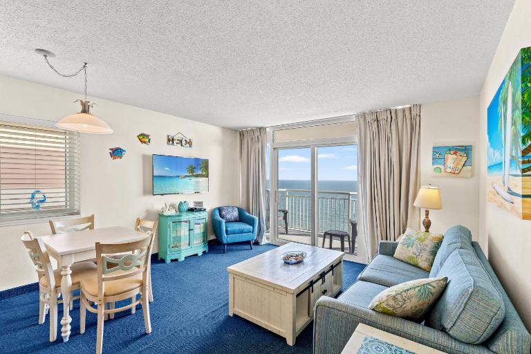 Bay Watch Resort M 1811-Oceanfront-Crescent Beach - Chambres d'hôtes Myrtle Beach