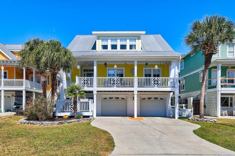 The Palm Tree Palace - Bed and Breakfast Kure Beach