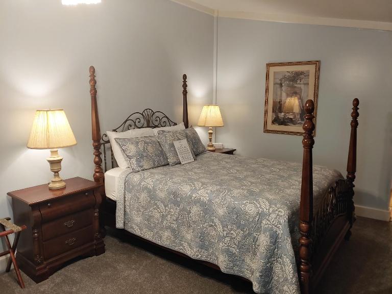 McKinley Edwards Inn - B&B Bryson City