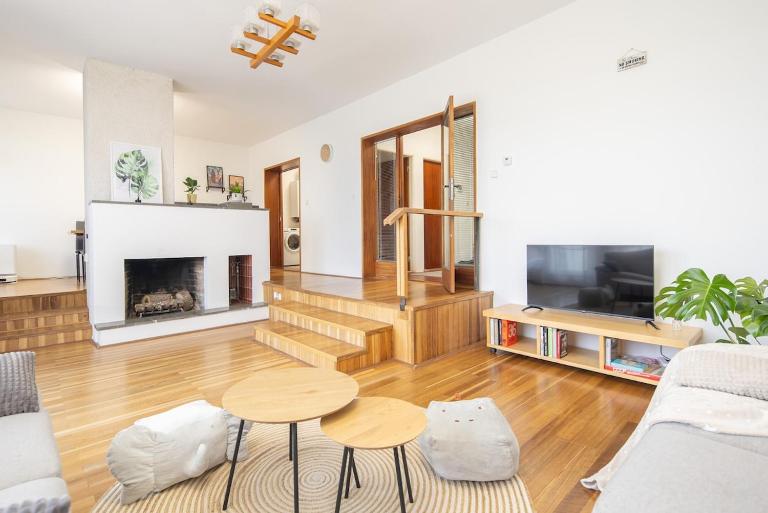 Spacious House with Garden 15 min walk from Castle - B&B Prague