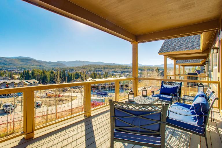 < 5 Mi to Winter Park: Family Base Camp w/ Hot Tub - B&B Fraser