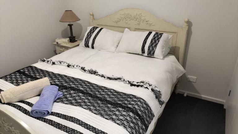 5 mins to Lake Macquarie, 30 to Hunter Wineries - B&B Teralba