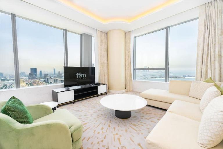 FAM Living - Palm Tower Attached to St Regis Palm Tower 1Bed - Palm Jumeirah Views - Ferienwohnung Dubai