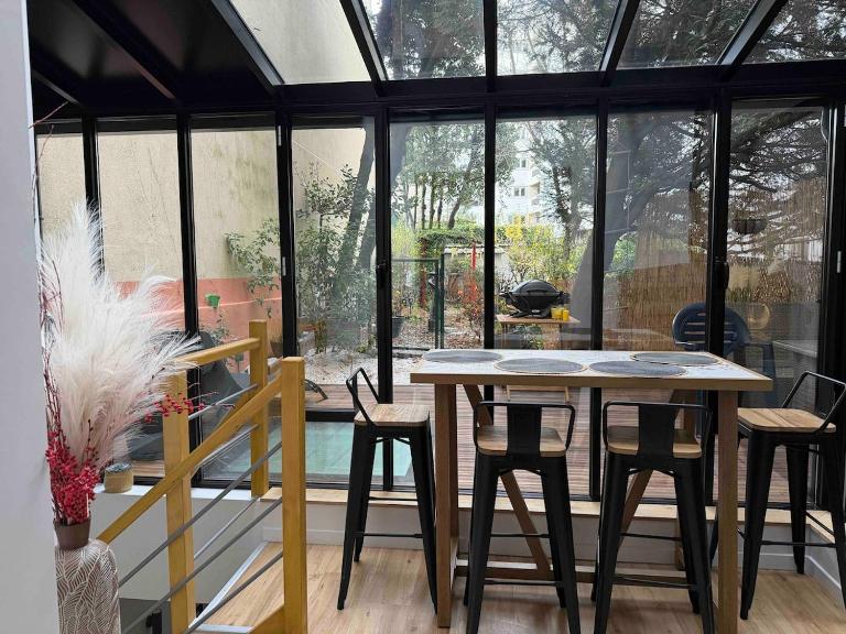 Superbe appartement sur jardin- proche de paris - B&B Vanves