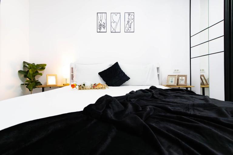 Amaria Sunset - B&B Popeşti-Leordeni